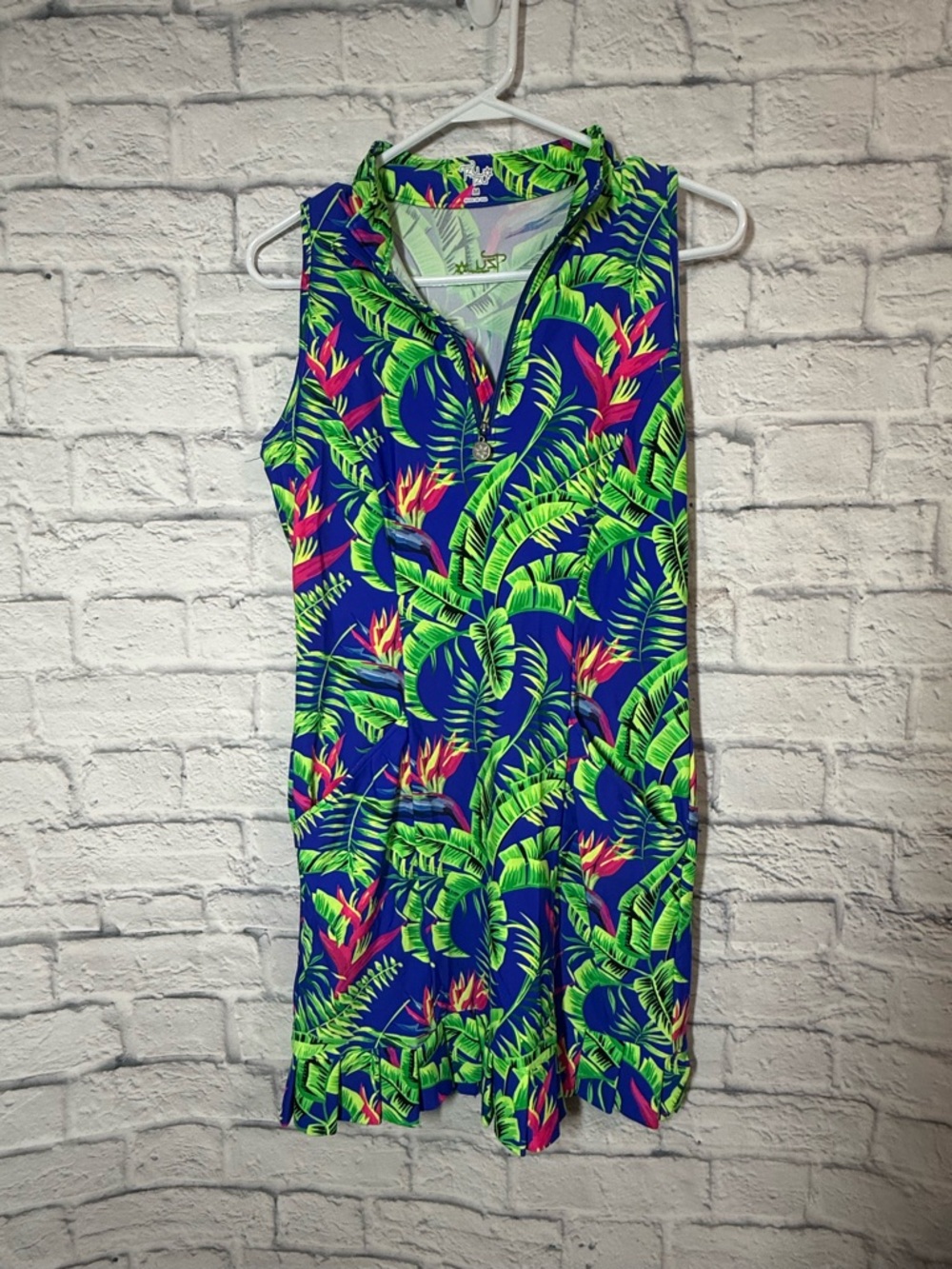 Tzu Tzu Sleeveless Golf Dress with Shorts, Medium